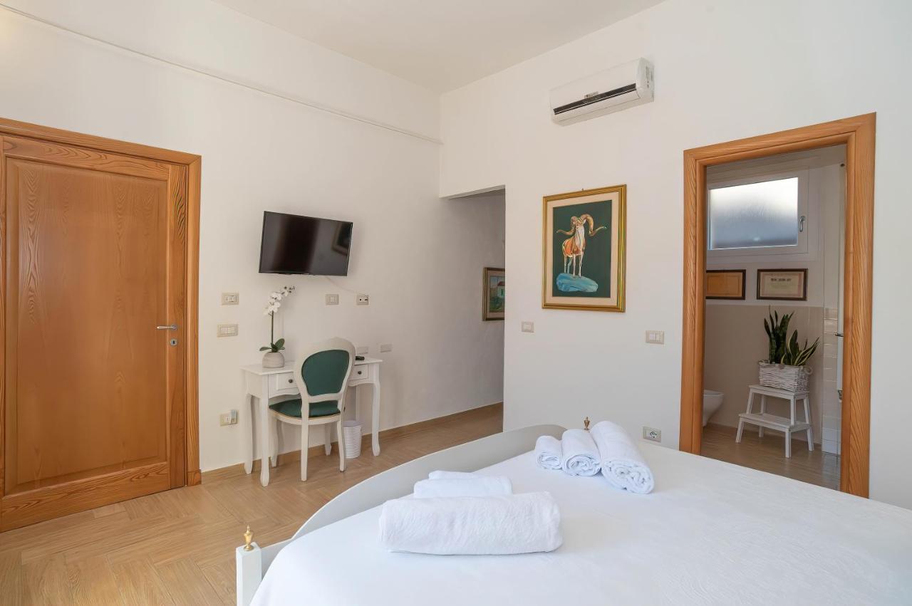 La Casa Del Pittore Olbia Eksteriør billede