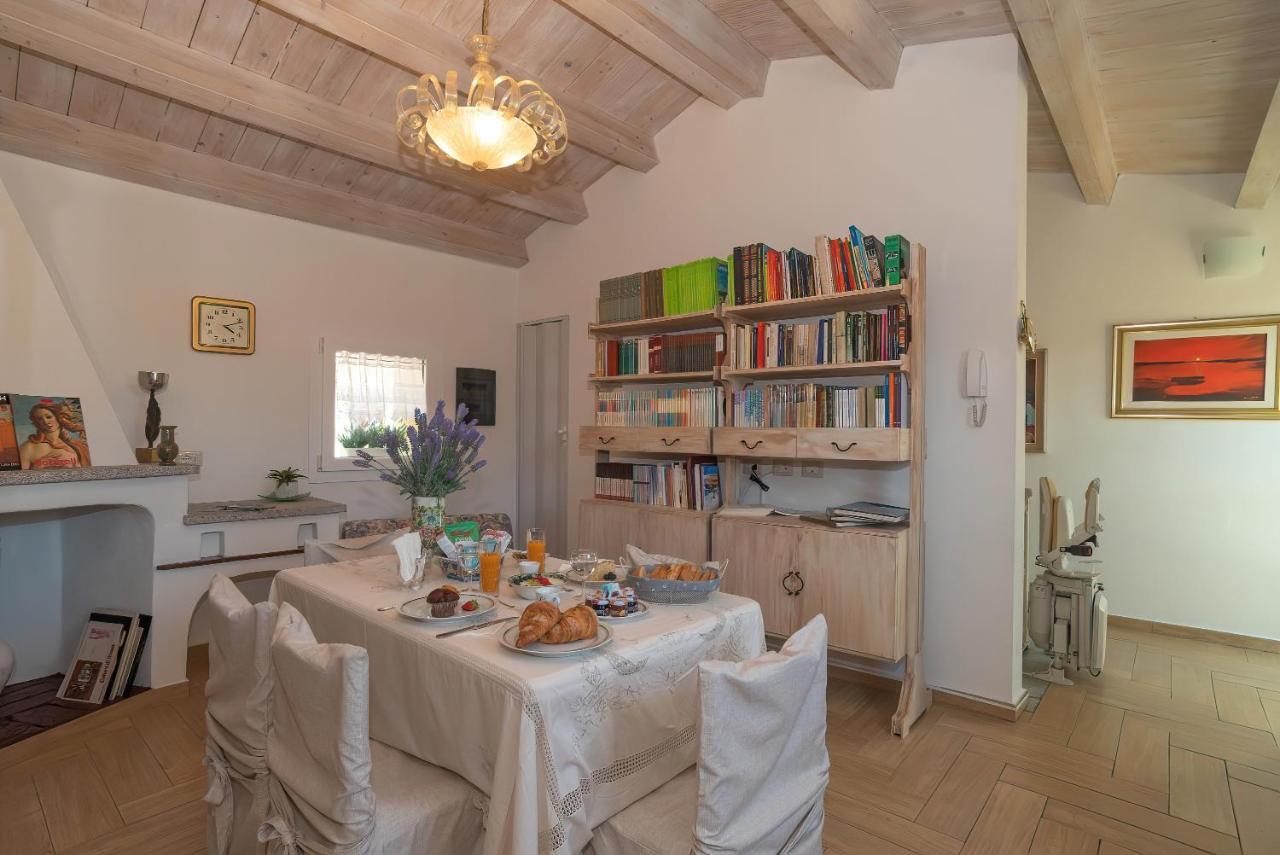 La Casa Del Pittore Olbia Eksteriør billede