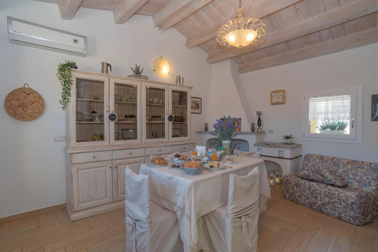 La Casa Del Pittore Olbia Eksteriør billede